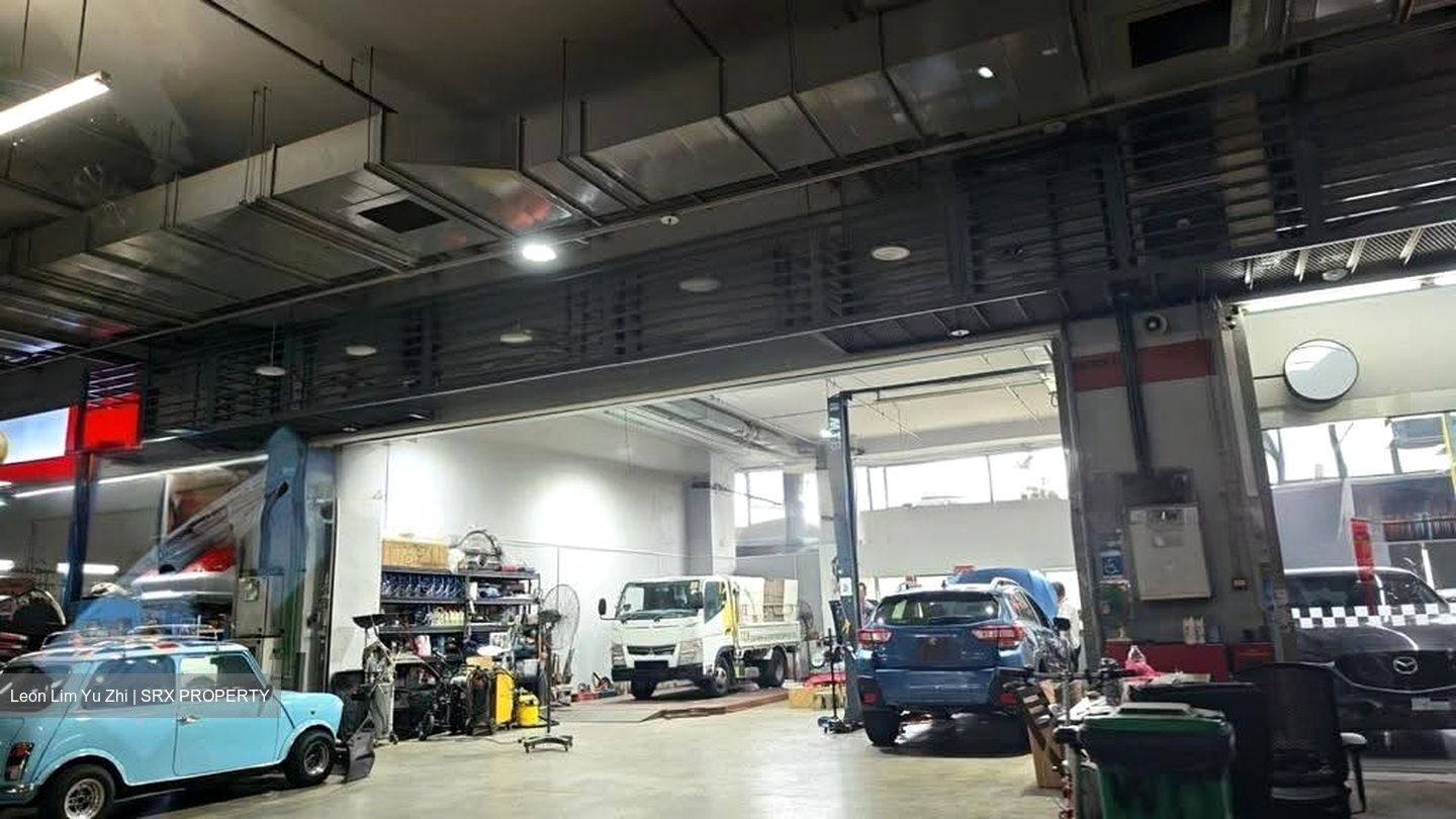 Carros Centre (D25), Factory #623011081
